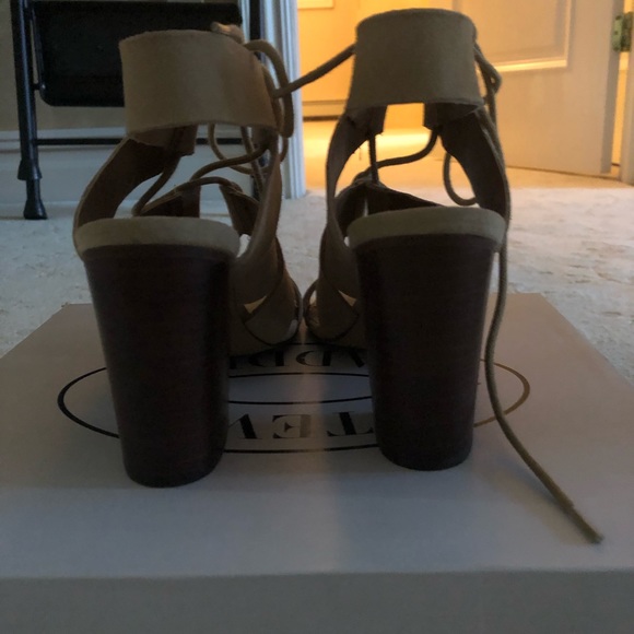 Sandals - Picture 6 of 8